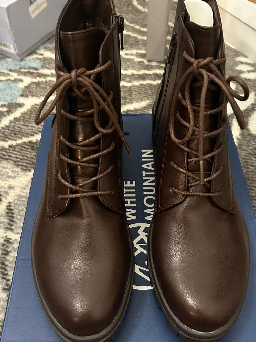 White Mountain Women’s Dark Brown Lace-Up Leather Ankle Boots Size 10